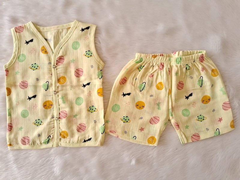 Muslin Jabla Set - Yellow Planets Muslin Jabla Set - Yellow Planets