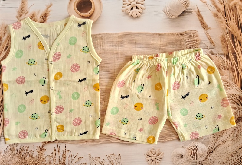 Muslin Jabla Set - Yellow Planets Muslin Jabla Set - Yellow Planets